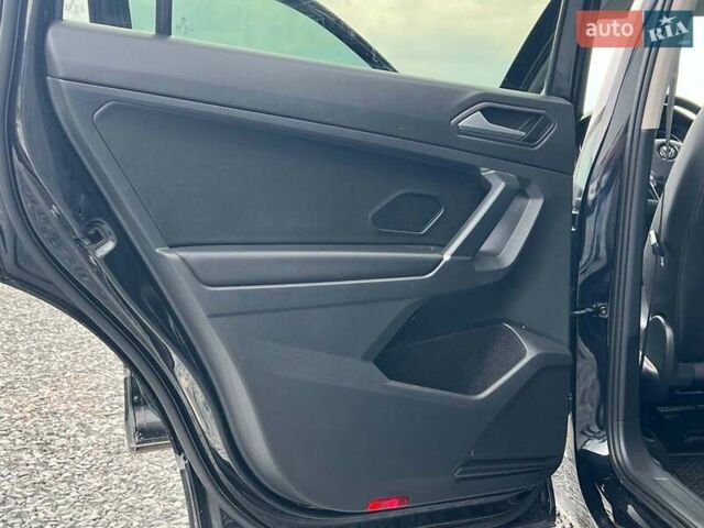 Черный Фольксваген Тигуан, объемом двигателя 2 л и пробегом 168 тыс. км за 17440 $, фото 21 на Automoto.ua