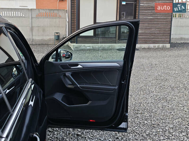 Черный Фольксваген Тигуан, объемом двигателя 2 л и пробегом 177 тыс. км за 32999 $, фото 66 на Automoto.ua