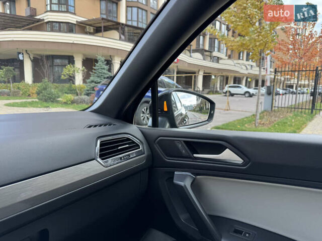 Черный Фольксваген Тигуан, объемом двигателя 2 л и пробегом 93 тыс. км за 23000 $, фото 18 на Automoto.ua