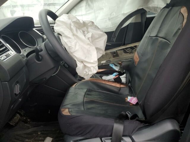 Чорний Фольксваген Тігуан, об'ємом двигуна 2 л та пробігом 112 тис. км за 8300 $, фото 6 на Automoto.ua