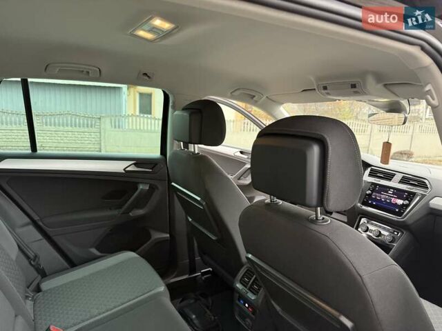 Чорний Фольксваген Тігуан, об'ємом двигуна 2 л та пробігом 228 тис. км за 26900 $, фото 51 на Automoto.ua