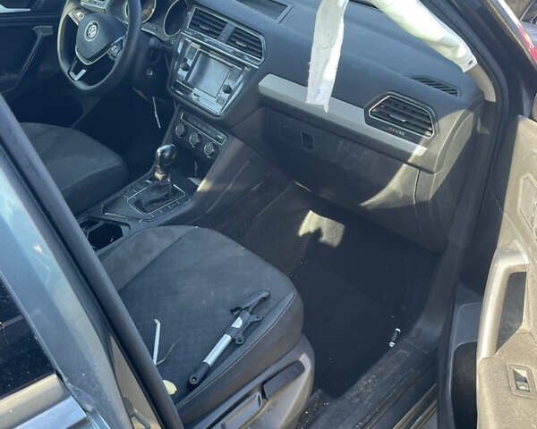 Чорний Фольксваген Тігуан, об'ємом двигуна 2 л та пробігом 79 тис. км за 11500 $, фото 11 на Automoto.ua