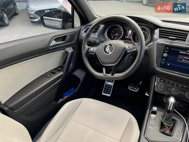 Черный Фольксваген Тигуан, объемом двигателя 2 л и пробегом 53 тыс. км за 24590 $, фото 29 на Automoto.ua