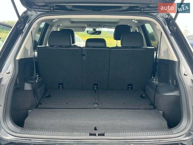 Черный Фольксваген Тигуан, объемом двигателя 2 л и пробегом 168 тыс. км за 17440 $, фото 30 на Automoto.ua