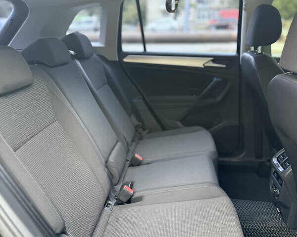 Черный Фольксваген Тигуан, объемом двигателя 1.97 л и пробегом 61 тыс. км за 26999 $, фото 8 на Automoto.ua