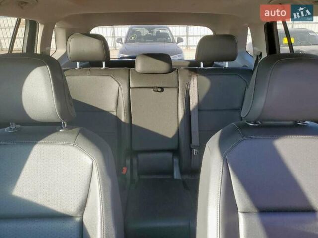 Чорний Фольксваген Тігуан, об'ємом двигуна 1.98 л та пробігом 54 тис. км за 4400 $, фото 9 на Automoto.ua