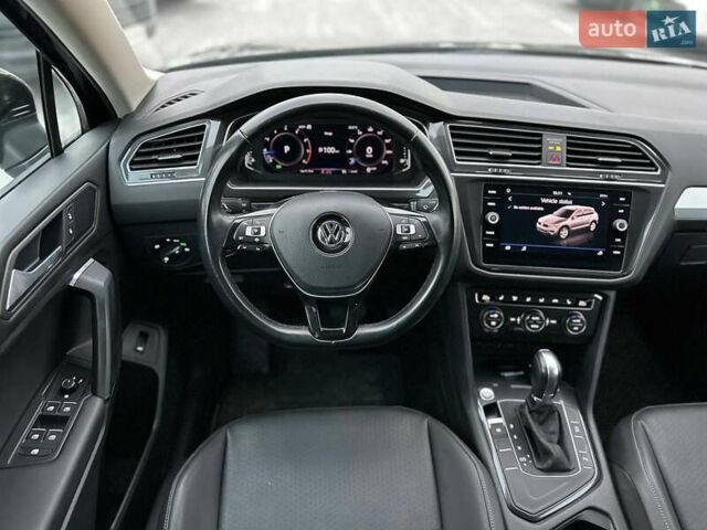 Черный Фольксваген Тигуан, объемом двигателя 2 л и пробегом 81 тыс. км за 19990 $, фото 18 на Automoto.ua