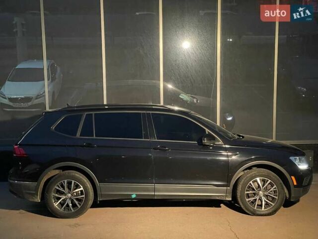 Черный Фольксваген Тигуан, объемом двигателя 2 л и пробегом 107 тыс. км за 19900 $, фото 6 на Automoto.ua