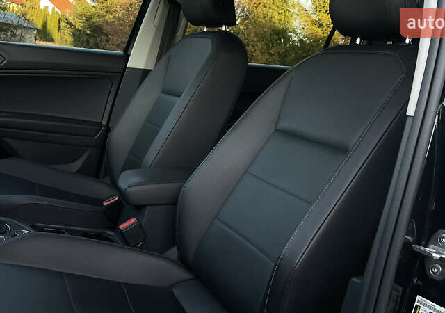 Черный Фольксваген Тигуан, объемом двигателя 2 л и пробегом 170 тыс. км за 18799 $, фото 60 на Automoto.ua