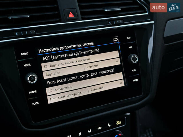 Черный Фольксваген Тигуан, объемом двигателя 2 л и пробегом 177 тыс. км за 32999 $, фото 45 на Automoto.ua