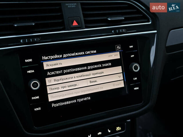 Черный Фольксваген Тигуан, объемом двигателя 2 л и пробегом 177 тыс. км за 32999 $, фото 47 на Automoto.ua