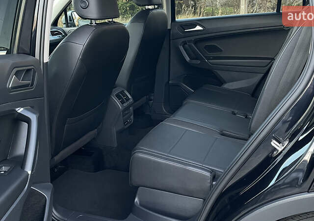 Черный Фольксваген Тигуан, объемом двигателя 2 л и пробегом 170 тыс. км за 18799 $, фото 64 на Automoto.ua