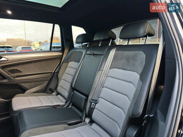 Черный Фольксваген Тигуан, объемом двигателя 2 л и пробегом 177 тыс. км за 32999 $, фото 57 на Automoto.ua