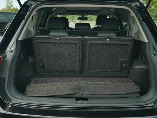 Чорний Фольксваген Тігуан, об'ємом двигуна 2 л та пробігом 47 тис. км за 9500 $, фото 13 на Automoto.ua