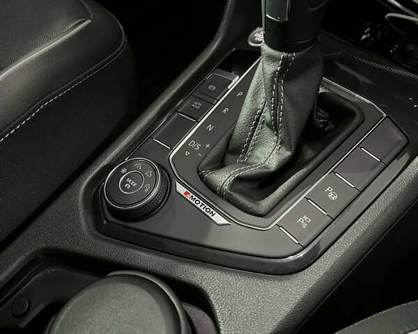 Черный Фольксваген Тигуан, объемом двигателя 1.98 л и пробегом 65 тыс. км за 41500 $, фото 32 на Automoto.ua