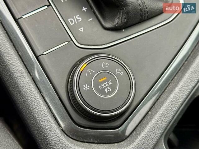 Чорний Фольксваген Тігуан, об'ємом двигуна 1.98 л та пробігом 141 тис. км за 24700 $, фото 21 на Automoto.ua