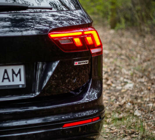 Чорний Фольксваген Тігуан, об'ємом двигуна 2 л та пробігом 53 тис. км за 21900 $, фото 7 на Automoto.ua