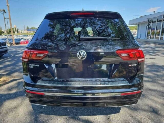 Черный Фольксваген Тигуан, объемом двигателя 2 л и пробегом 30 тыс. км за 19200 $, фото 5 на Automoto.ua