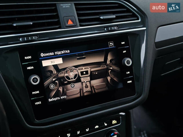 Черный Фольксваген Тигуан, объемом двигателя 2 л и пробегом 177 тыс. км за 32999 $, фото 44 на Automoto.ua