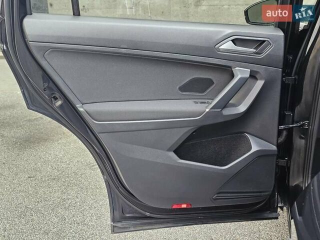 Черный Фольксваген Тигуан, объемом двигателя 2 л и пробегом 106 тыс. км за 18999 $, фото 41 на Automoto.ua