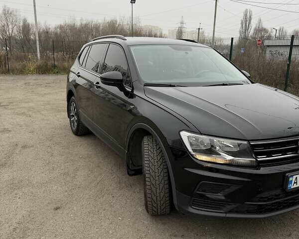 Черный Фольксваген Тигуан, объемом двигателя 2 л и пробегом 55 тыс. км за 21400 $, фото 1 на Automoto.ua