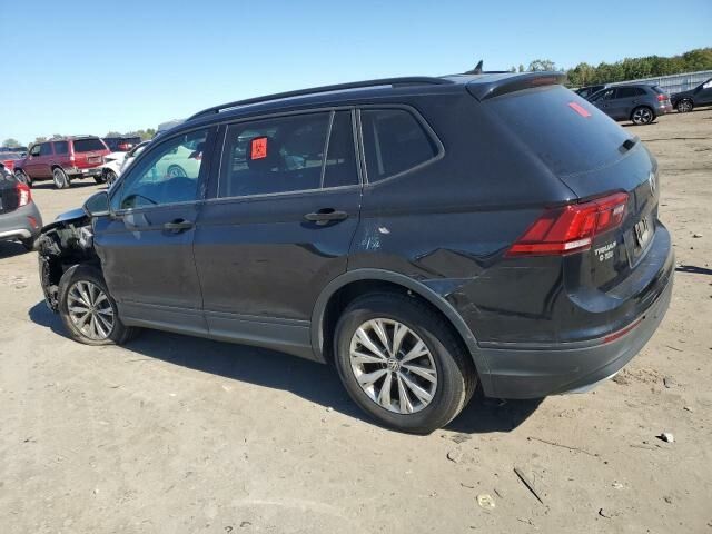 Черный Фольксваген Тигуан, объемом двигателя 2 л и пробегом 210 тыс. км за 12950 $, фото 3 на Automoto.ua