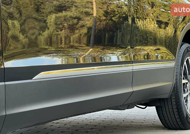 Черный Фольксваген Тигуан, объемом двигателя 2 л и пробегом 170 тыс. км за 18799 $, фото 9 на Automoto.ua