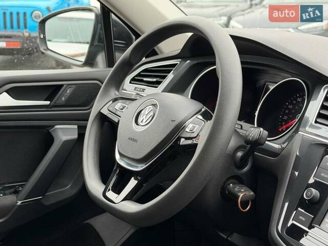 Чорний Фольксваген Тігуан, об'ємом двигуна 2 л та пробігом 129 тис. км за 17500 $, фото 26 на Automoto.ua