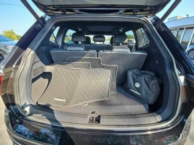 Черный Фольксваген Тигуан, объемом двигателя 2 л и пробегом 45 тыс. км за 11000 $, фото 17 на Automoto.ua