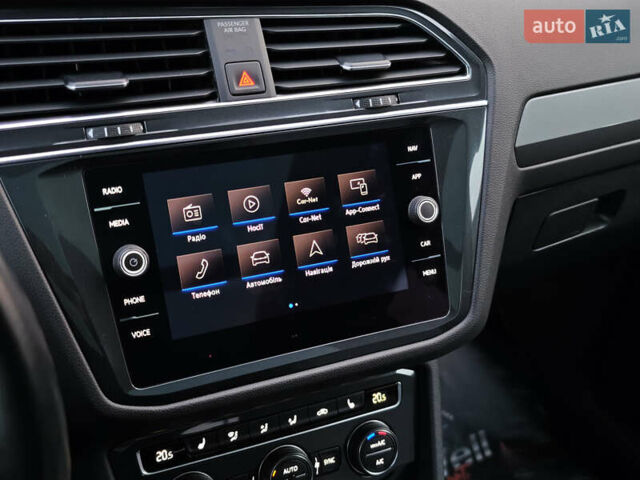 Черный Фольксваген Тигуан, объемом двигателя 2 л и пробегом 177 тыс. км за 32999 $, фото 34 на Automoto.ua