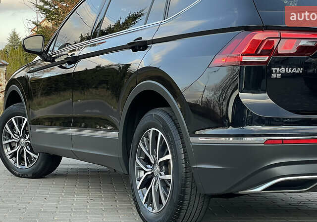 Черный Фольксваген Тигуан, объемом двигателя 2 л и пробегом 170 тыс. км за 18799 $, фото 46 на Automoto.ua