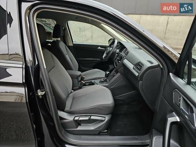 Черный Фольксваген Тигуан, объемом двигателя 2 л и пробегом 106 тыс. км за 18999 $, фото 36 на Automoto.ua