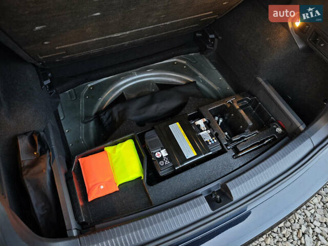 Черный Фольксваген Тигуан, объемом двигателя 2 л и пробегом 177 тыс. км за 32999 $, фото 63 на Automoto.ua