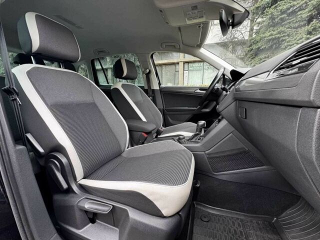 Чорний Фольксваген Тігуан, об'ємом двигуна 2 л та пробігом 134 тис. км за 22000 $, фото 10 на Automoto.ua