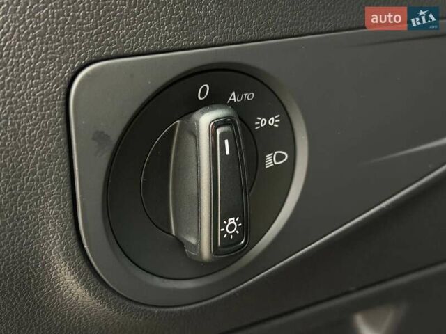 Чорний Фольксваген Тігуан, об'ємом двигуна 2 л та пробігом 129 тис. км за 17500 $, фото 35 на Automoto.ua