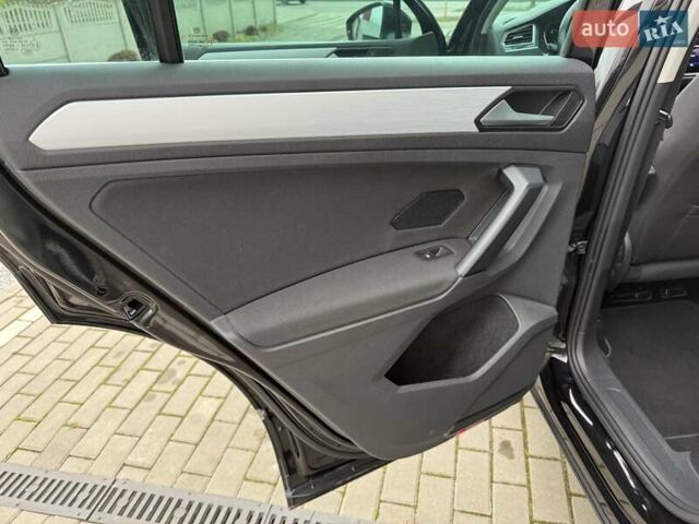 Чорний Фольксваген Тігуан, об'ємом двигуна 2 л та пробігом 228 тис. км за 26900 $, фото 39 на Automoto.ua