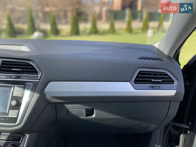 Черный Фольксваген Тигуан, объемом двигателя 2 л и пробегом 153 тыс. км за 17200 $, фото 13 на Automoto.ua