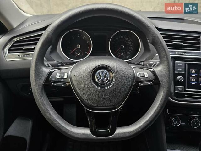 Черный Фольксваген Тигуан, объемом двигателя 2 л и пробегом 106 тыс. км за 18999 $, фото 21 на Automoto.ua