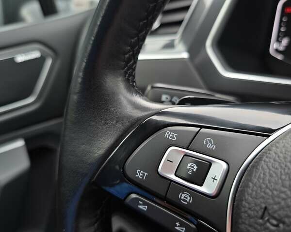 Черный Фольксваген Тигуан, объемом двигателя 2 л и пробегом 199 тыс. км за 31000 $, фото 78 на Automoto.ua