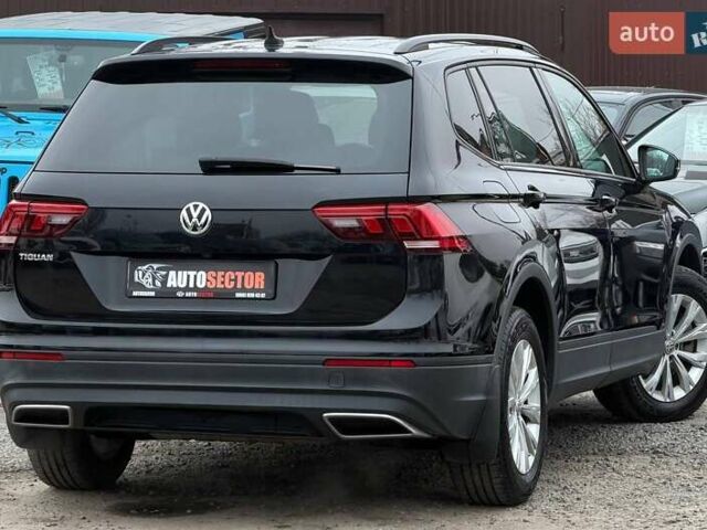 Чорний Фольксваген Тігуан, об'ємом двигуна 2 л та пробігом 129 тис. км за 17500 $, фото 10 на Automoto.ua