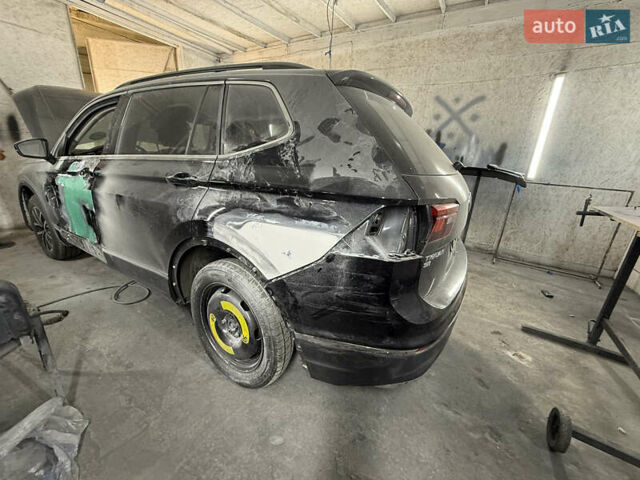 Чорний Фольксваген Тігуан, об'ємом двигуна 1.98 л та пробігом 130 тис. км за 21500 $, фото 27 на Automoto.ua