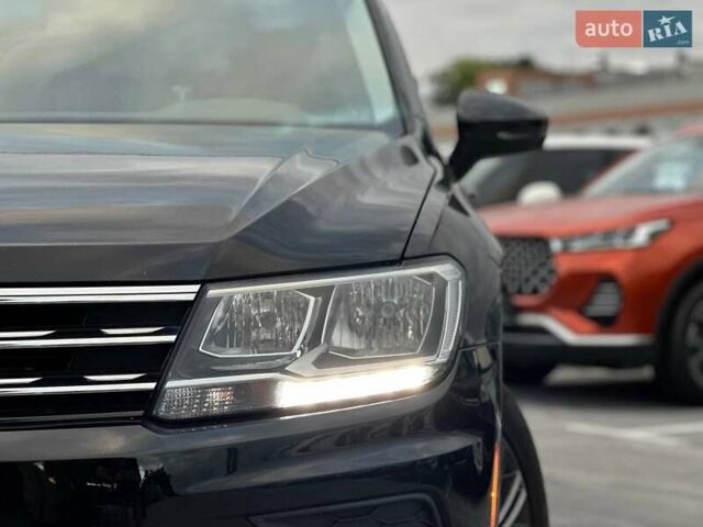 Черный Фольксваген Тигуан, объемом двигателя 2 л и пробегом 81 тыс. км за 19990 $, фото 1 на Automoto.ua