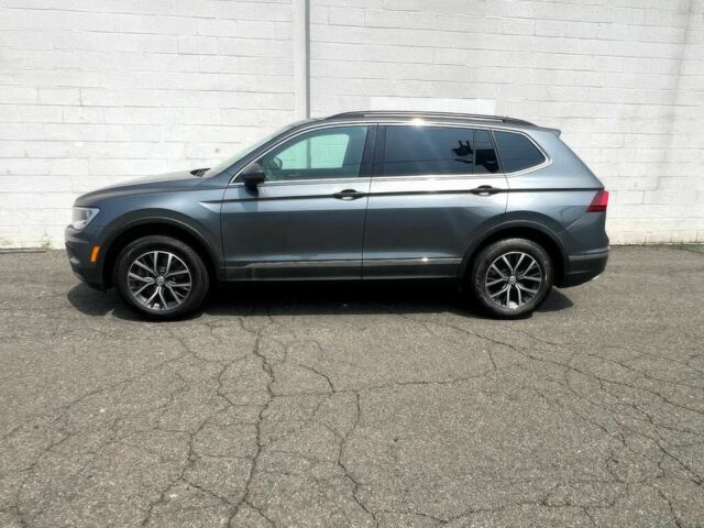 Черный Фольксваген Тигуан, объемом двигателя 2 л и пробегом 41 тыс. км за 4950 $, фото 7 на Automoto.ua