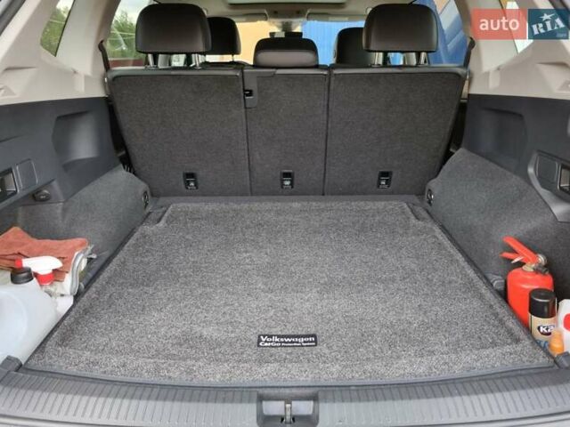 Черный Фольксваген Тигуан, объемом двигателя 2 л и пробегом 58 тыс. км за 26900 $, фото 26 на Automoto.ua