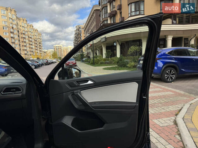 Черный Фольксваген Тигуан, объемом двигателя 2 л и пробегом 93 тыс. км за 23000 $, фото 24 на Automoto.ua