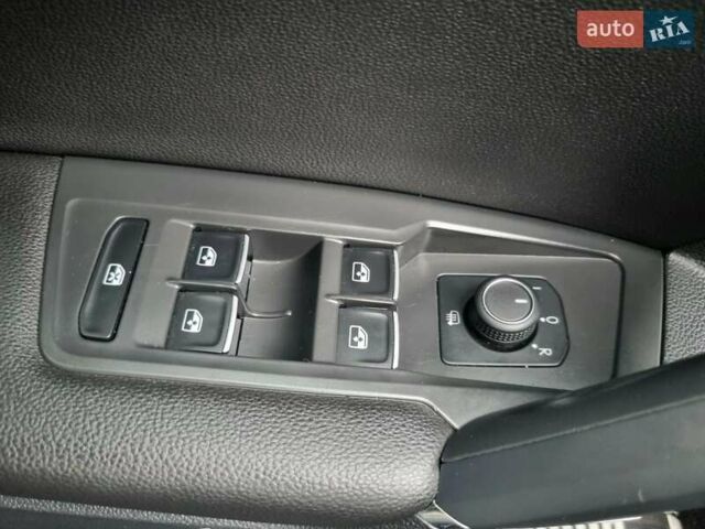 Черный Фольксваген Тигуан, объемом двигателя 2 л и пробегом 58 тыс. км за 26900 $, фото 28 на Automoto.ua