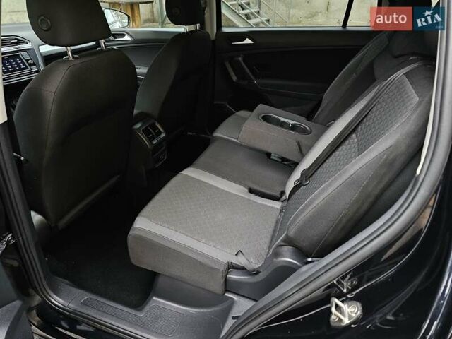 Черный Фольксваген Тигуан, объемом двигателя 2 л и пробегом 106 тыс. км за 18999 $, фото 42 на Automoto.ua