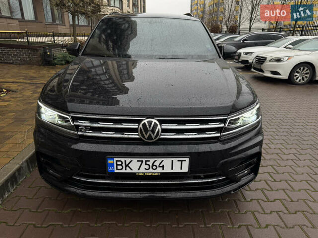 Черный Фольксваген Тигуан, объемом двигателя 2 л и пробегом 93 тыс. км за 23000 $, фото 11 на Automoto.ua