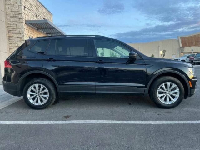 Чорний Фольксваген Тігуан, об'ємом двигуна 2 л та пробігом 44 тис. км за 15500 $, фото 2 на Automoto.ua