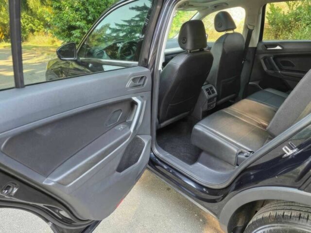 Черный Фольксваген Тигуан, объемом двигателя 2 л и пробегом 42 тыс. км за 17200 $, фото 9 на Automoto.ua